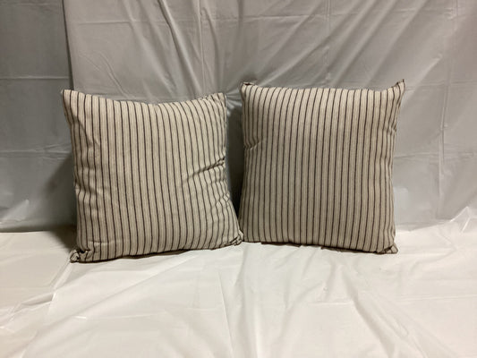 Set of Throw pillows